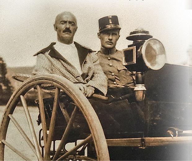 Apjával, Filótás Ferenc nyugalmazott huszárezredessel, útban hazafelé egy Bethlen Istvánnal vívott teniszmérkőzésről