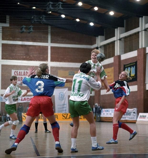 1994: A Ferencvárossal megnyerte a bajnokságot, a Magyar Kupát és döntőbe jutott az EHF Kupagyőztesek Európa-kupájában (Fotó: MTI)