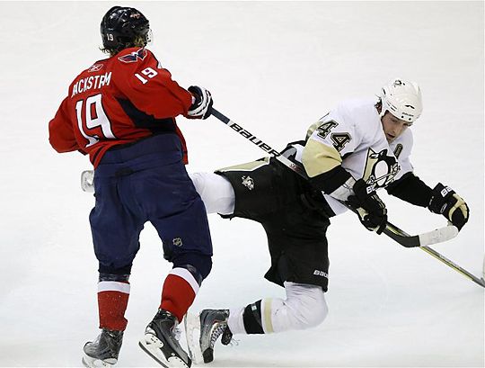 Brooks Orpik és a Pittsburgh ismét elbukott a Washingtonnal szemben (Fotó: Reuters)