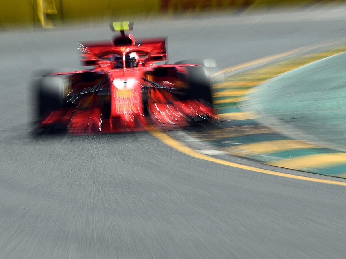 A Ferrari a beállításokat keresi (Fotó: AFP)