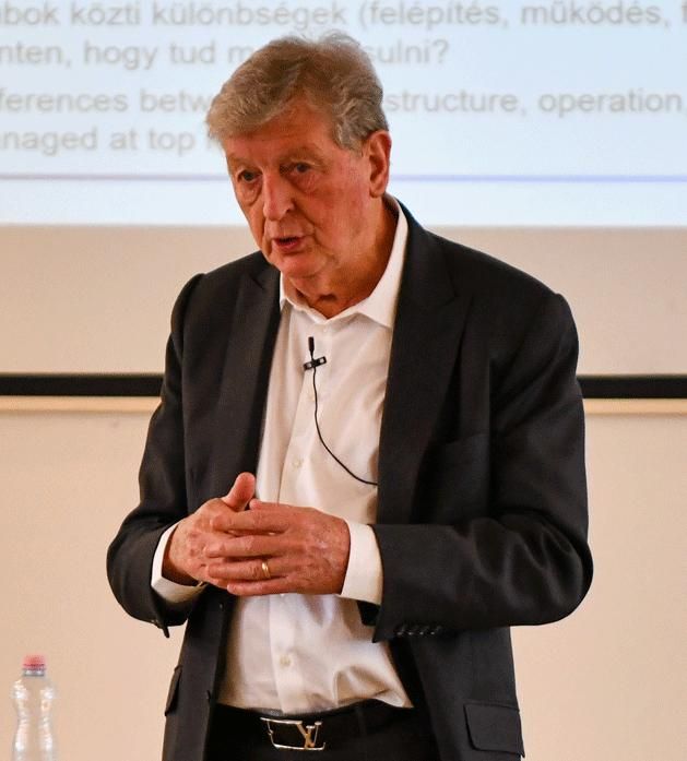 Roy Hodgson gave a lecture at the Pro Licences game coaching course (Photo: mlsz.hu/Gábor Baricsa)