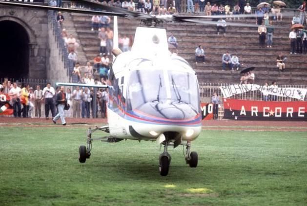 A nevezetes 1986-os landolás: magánhelikopterével érkezett meg a Milanhoz az új tulajdonos