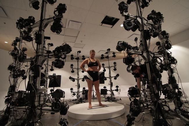 Ez nem photoshop! Ronda Rousey az EA Sports UFC videojátékának felvételén… (Fotó: vice.com)