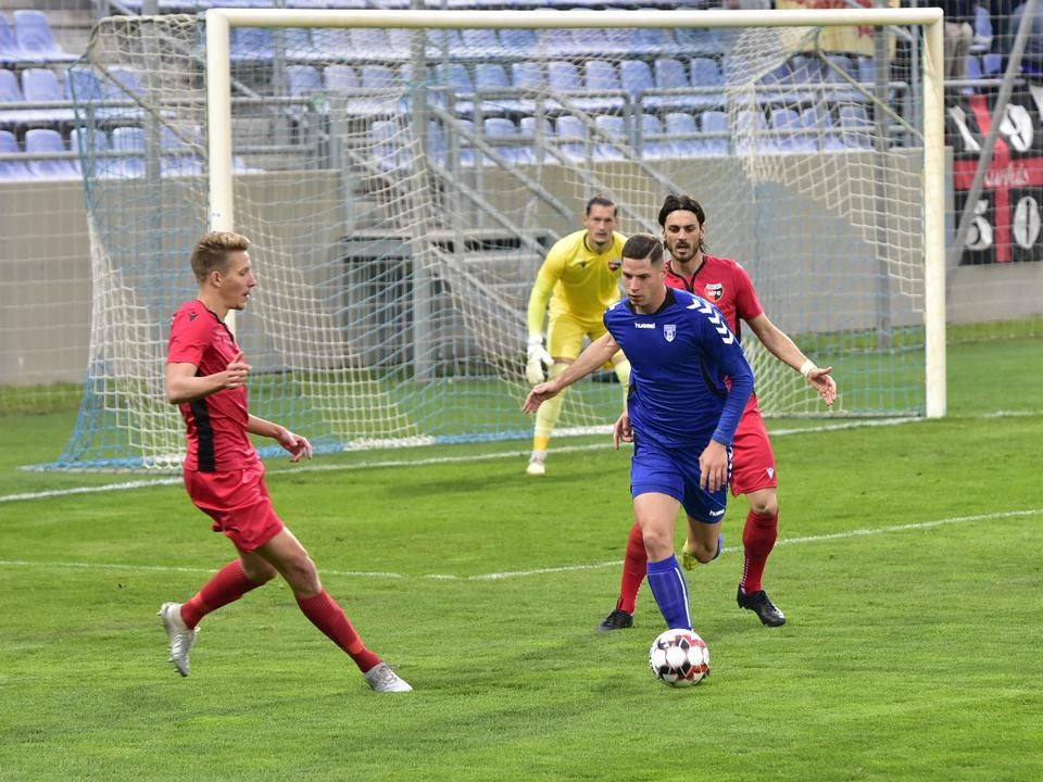 Nem született gól a Szolnoki MÁV–Pécs mérkőzés első félidejében (Fotó: Kiss János/Új Néplap)