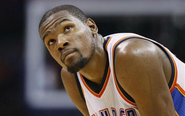 Ilyen sokatsokat keresnék? - kérdezi magától Kevin Durant (Forrás: Action Images)