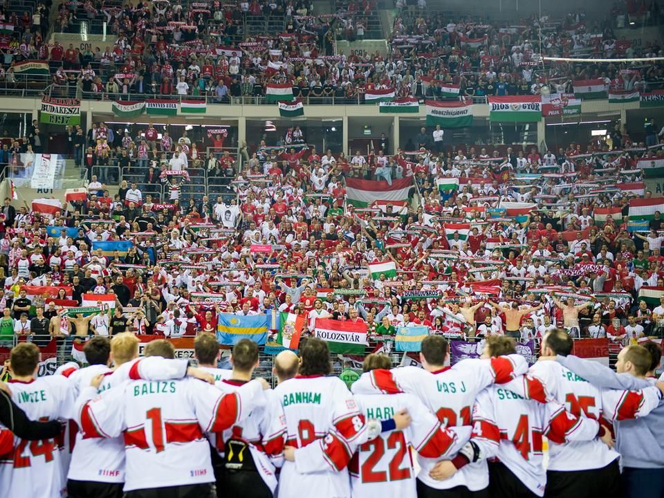 Magyar szurkolók ezrei örülhettek Krakkóban a feljutásnak (Fotó: MJSZ/Mudra László)