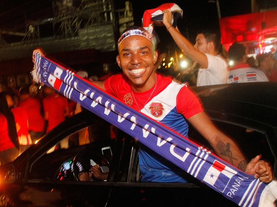 Népünnepély Panamavárosban – 79. országként jutottak ki futball-vb-re (Fotó: AFP)