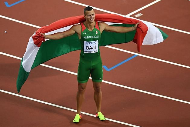 Baji Balázs vb-bronzérmesként vehette magára a magyar zászlót (Fotó: AFP)