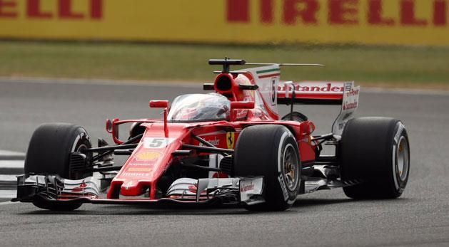 Vettel tesztelte a pajzsot (fotó: twitter.com)