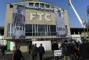 Albert Flórián búcsúztatása a róla elnevezett stadionban 
(Fotó: NS-archív)