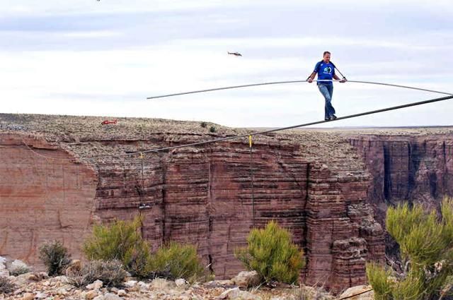 Nik Wallenda, amerikai kötéltáncos biztosítás nélkül a Grand Canyon fölött (Fotók: Reuters)