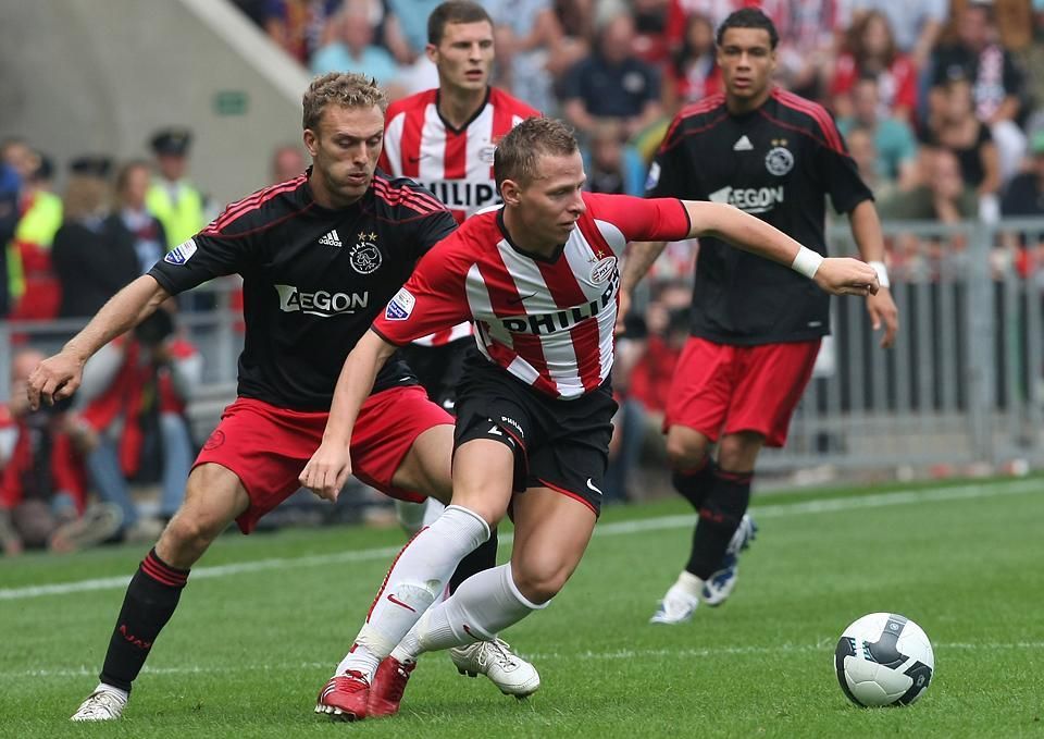 2008 januárjában 2.5 millió euróért szerződött a holland PSV-hez. Az eindhovenieknél 162 tétmeccsen 54 gólt szerzett és 51 gólpasszt adott. Bajnokságot és holland Szuperkupát nyert a csapattal. Tíz meccsen lépett pályára a Bajnokok Ligája csoportkörében, a 2010–2011-es idényben az Európa-ligában negyeddöntőbe jutott a holland együttessel. Pályafutása legemlékezetesebb bajnoki mérkőzéseit az Ajax ellen vívta 2009-ben: a 4–3-ra megnyert meccsen két gól egy gólpassz, a 6–2-es győzelemnél egy gól két gólpassz került a neve mellé – Luis Suárezék ellen