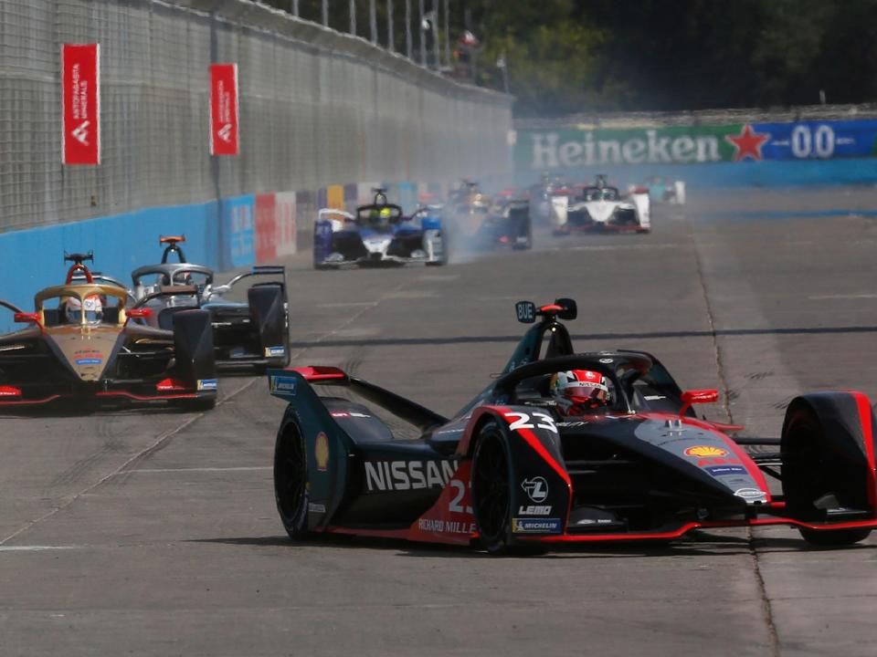 A Formula E-ben elsőként lépték meg a szezon felfüggesztését
