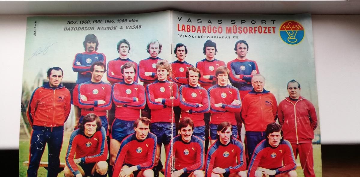 Az a bizonyos Vasas Sport műsorfüzet, amelyet többen is aláírtak az 1977-es bajnokcsapat tagjai közül