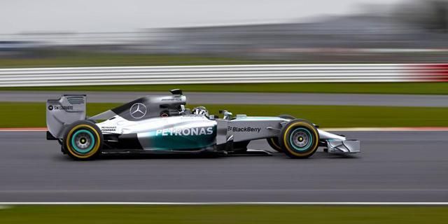 A Mercedes menet közben – még Silverstone-ból