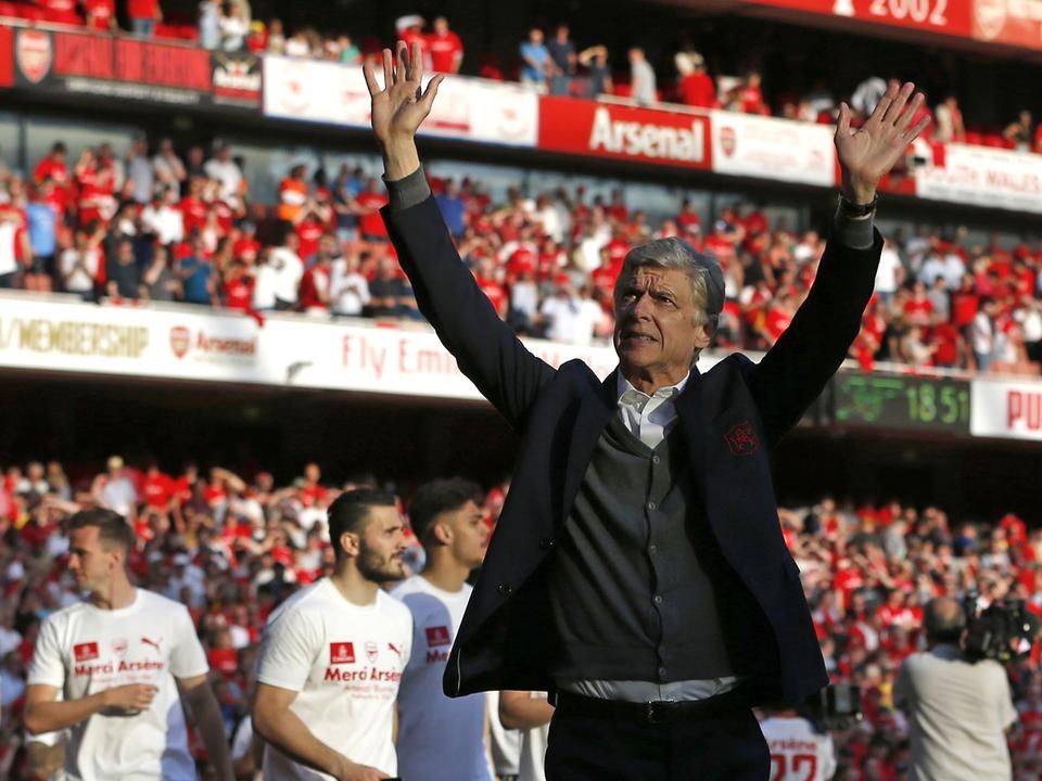 Arsene Wenger búcsúzik az Arsenal közönségétől (Fotó: AFP)