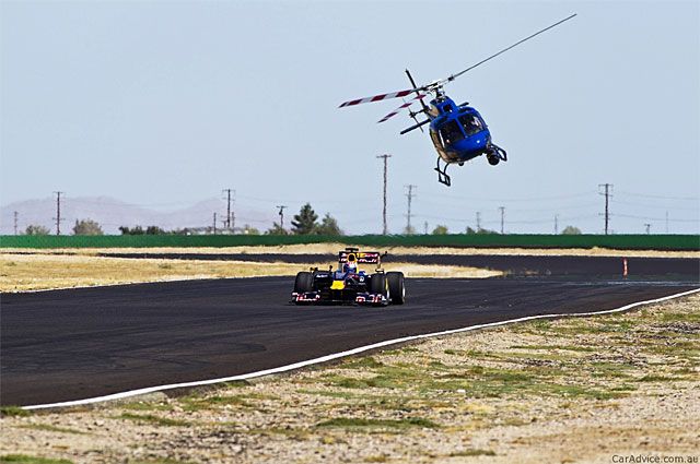 Helikopter is kísérte száguldás közben (Fotó: Red Bull)