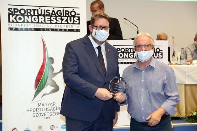 Szöllősi György és a Feleki-díjjal kitüntetett Csinta Samu