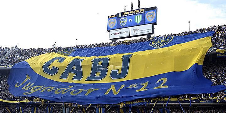 Egy letisztult darab Buenos Airesből: a Boca Juniors ultrái álltak 12. emberként a csapat mögé a Banfield elleni meccsen (Forrás: Guardian)