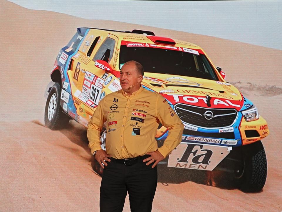 Szalay Balázs és navigátora, Bunkoczi László is elindul a valószínűleg utolsó dél-amerikai Dakar ralin (Fotó: Opel Dakar Team)