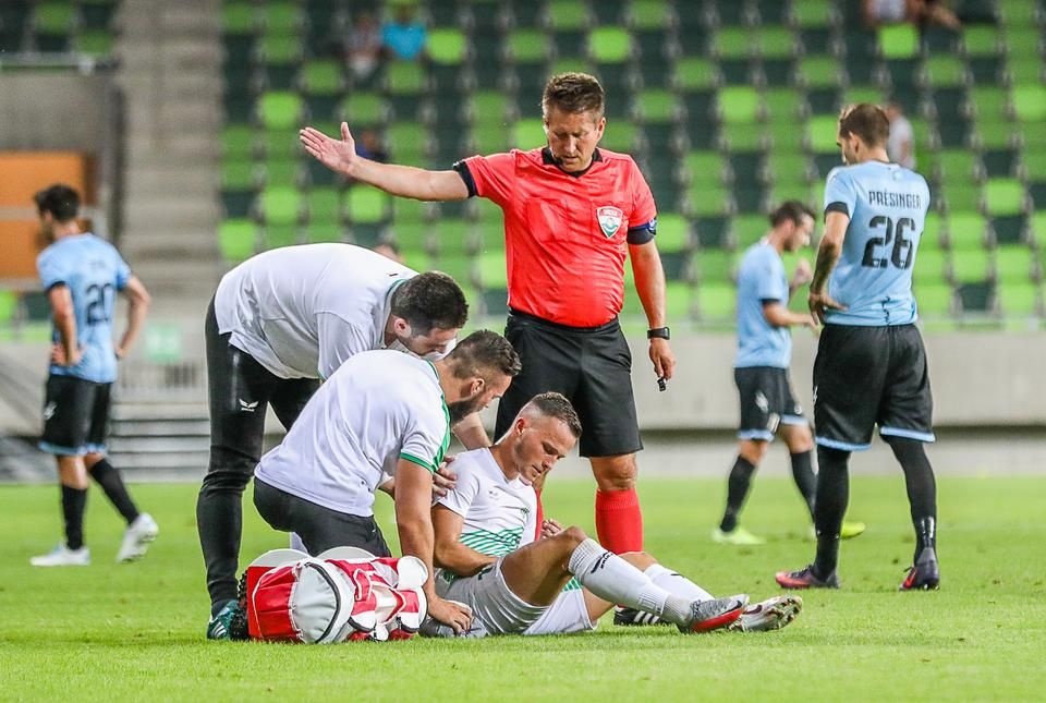 Kemény meccs volt, Medgyes Zoltán is ápolni kellett (Fotó: Unger Tamás/Vas Népe)