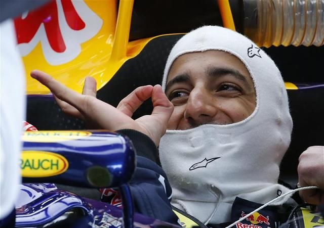 Ricciardo megúszta, hogy a pálya egyik legveszélyesebb pontján óvatlan volt