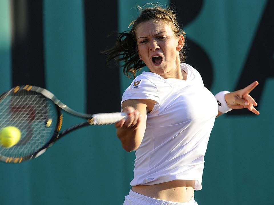2010-ben a Roland Garroson a későbbi döntős Samantha Stosur ejtette ki az első körben (Fotó: AFP)