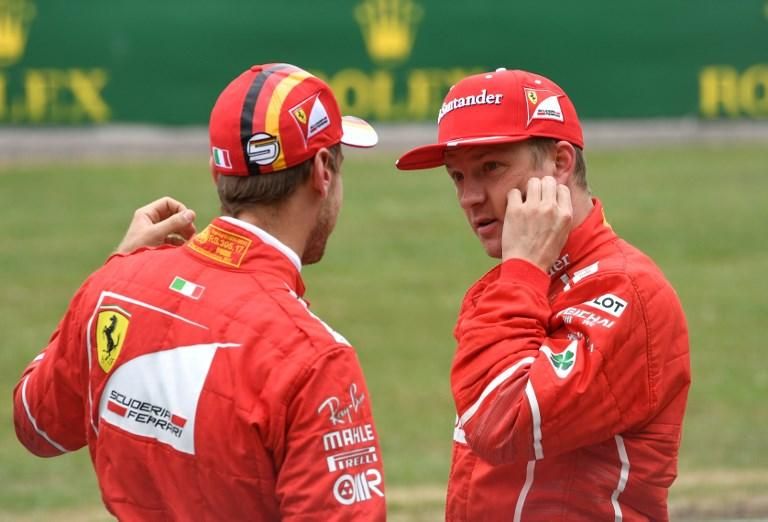 Kimi Räikkönen Sebastian Vettel elől rajtol – kevesen fogadnának rá, hogy előtte is ér célba (Fotó: AFP)
