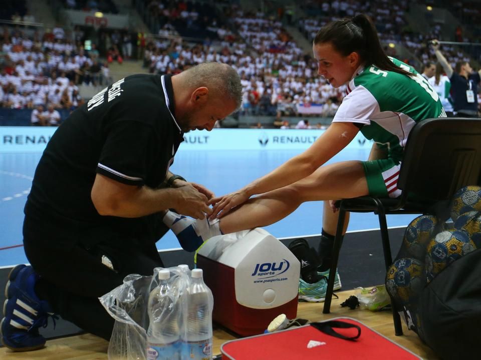 A kézilabda az egyik legveszélyesebb csapatsport a sérülések tekintetében (Fotó: Török Attila)