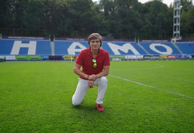 Ötvenhét évesen is sportolói erőállapotban – a Dinamo Kijev korábbi KEK-győztes középpályása egykori sikerei színhelyén, a Lobanovszkij-stadion gyepén