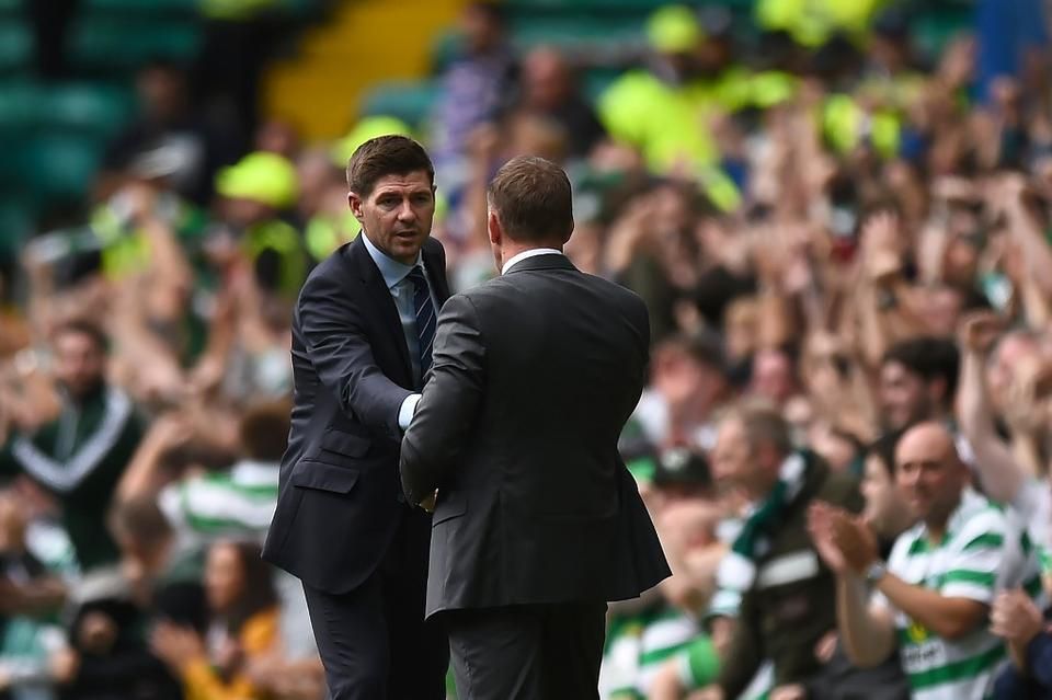 A Rangers Steven Gerrarddal próbálja megakadályozni a Celtic zsinórban megszerzendő 10. elsőségét (Fotó: AFP)