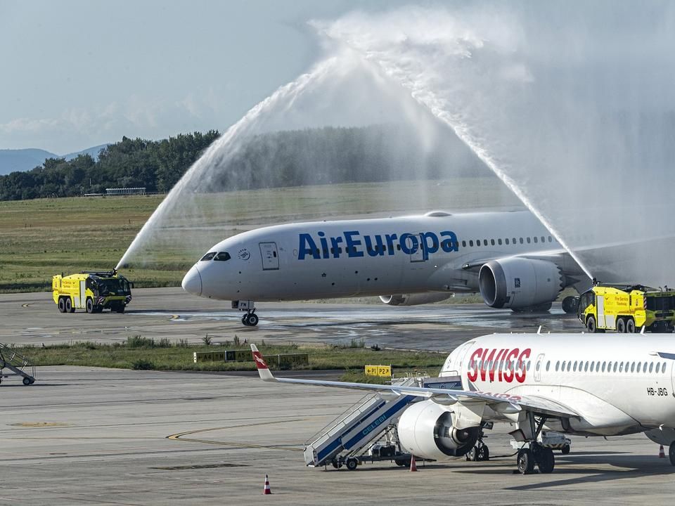 The Hungarian golden flight has arrived in Ferihegy (Photo: MTI/Zsolt Szigetváry)