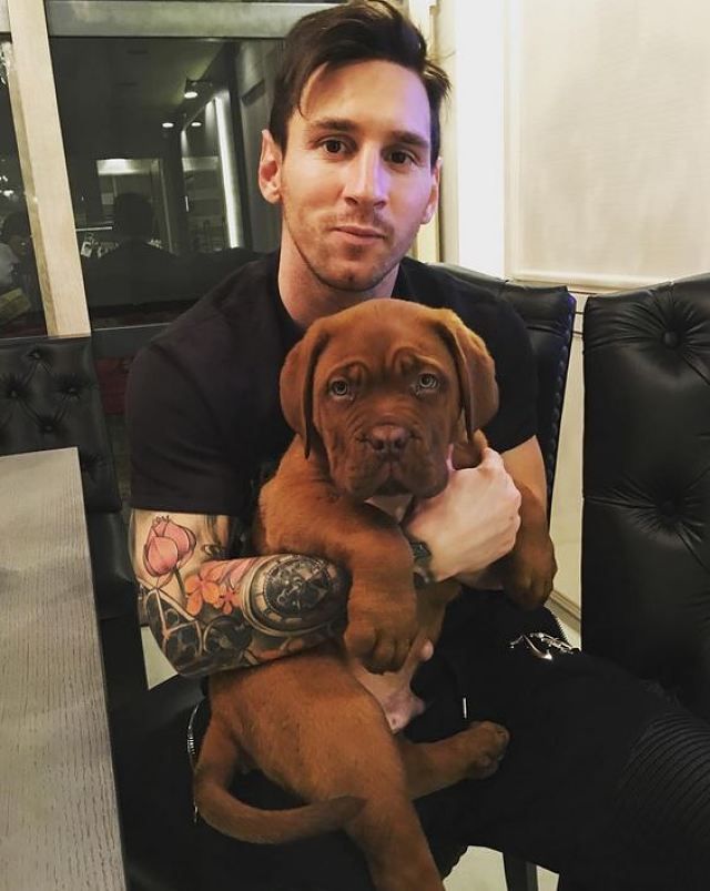 A kutyus és Messi közösen pózolt (Fotó: Instagram)