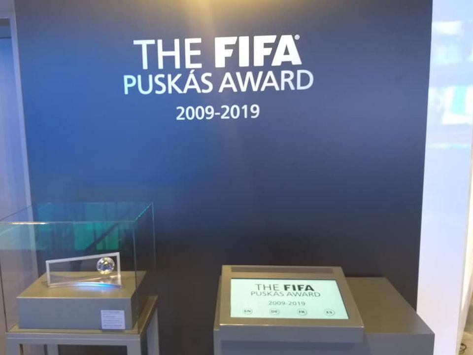 A zürichi múzeum Puskás-díjról szóló installációja