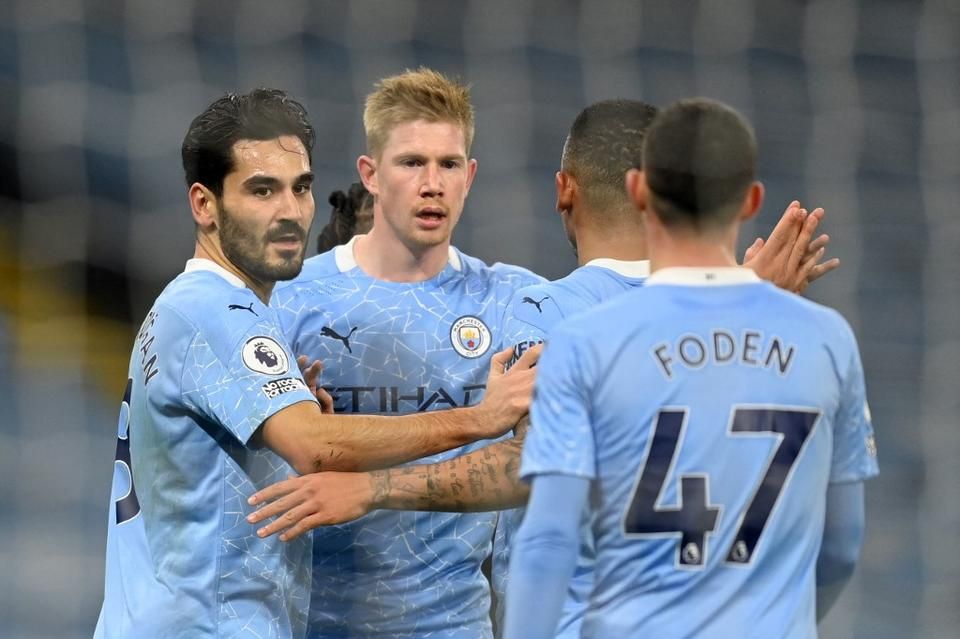 De Bruyne (balról a második) kiválásával még egyértelműbb lett Gündogan támadásépítésben játszott kulcsszerepe (Fotó: AFP)