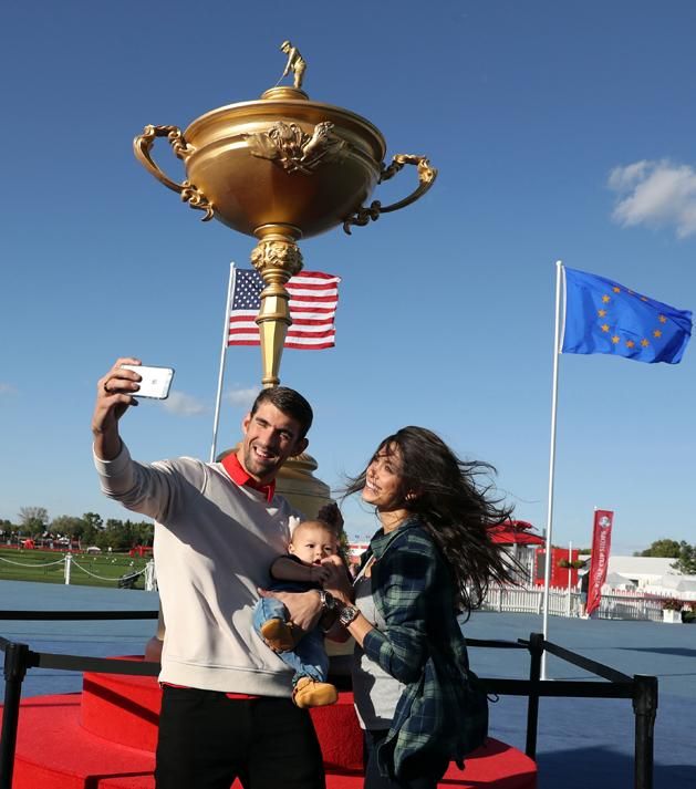 A Phelps család a golf Ryder-kupa helyszínén (Fotó: Reuters)