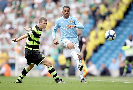 Robinho (jobbra) szívesen játszana a Barcában (Fotó: Action Images - archív)