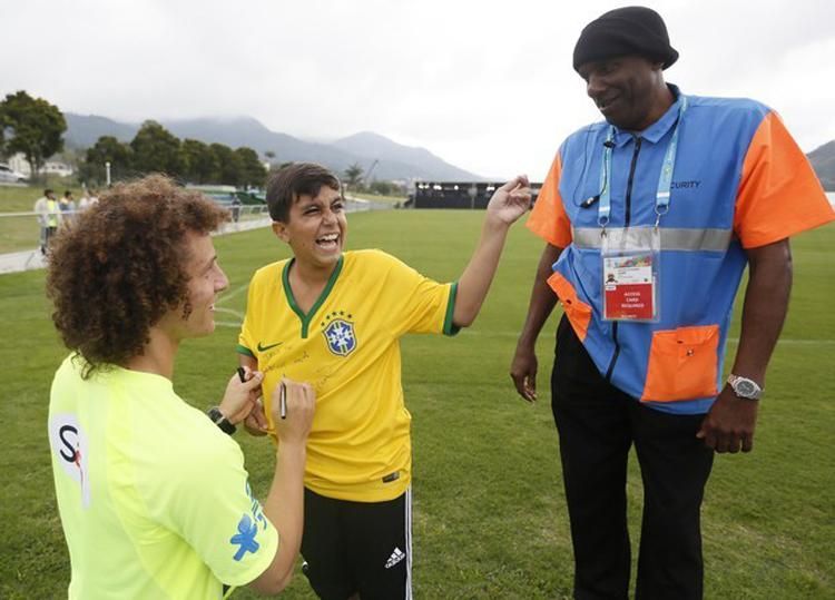 David Luiz és Daniel találkozása (forrás: Buzzfeed)