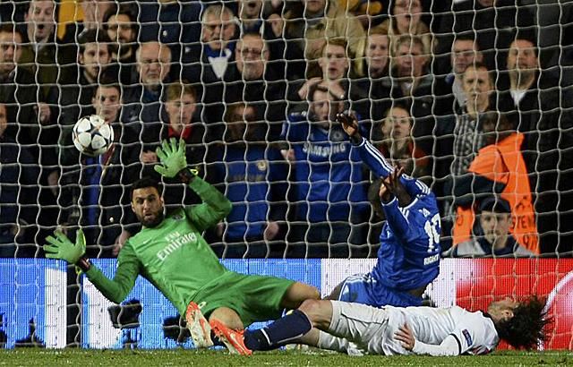 Demba Ba ezzel a góllal lőtte a legjobb négy közé a Chelsea-t (Fotók: Reuters)