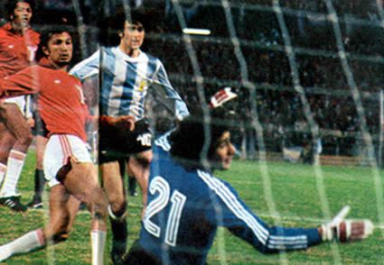 Argentína túlteljesítette a tervet, hattal nyert Peru ellen