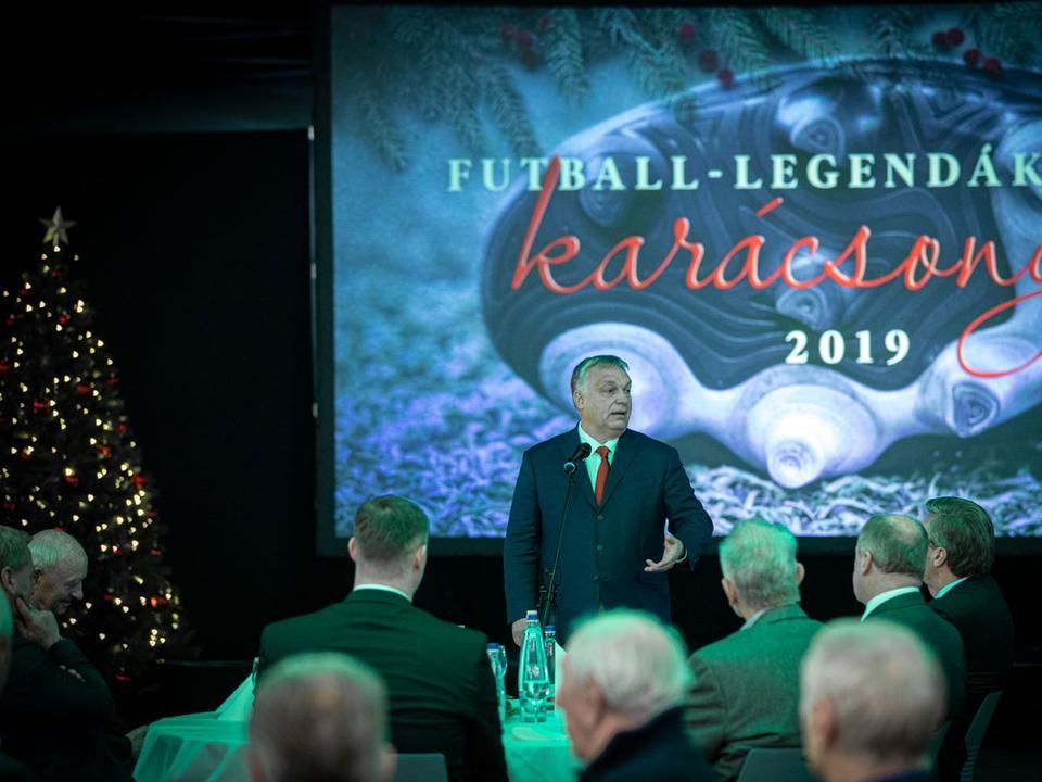 Orbán Viktor miniszterelnök köszöntötte a korábbi klasszis labdarúgókat (Fotó: Miniszterelnökség)