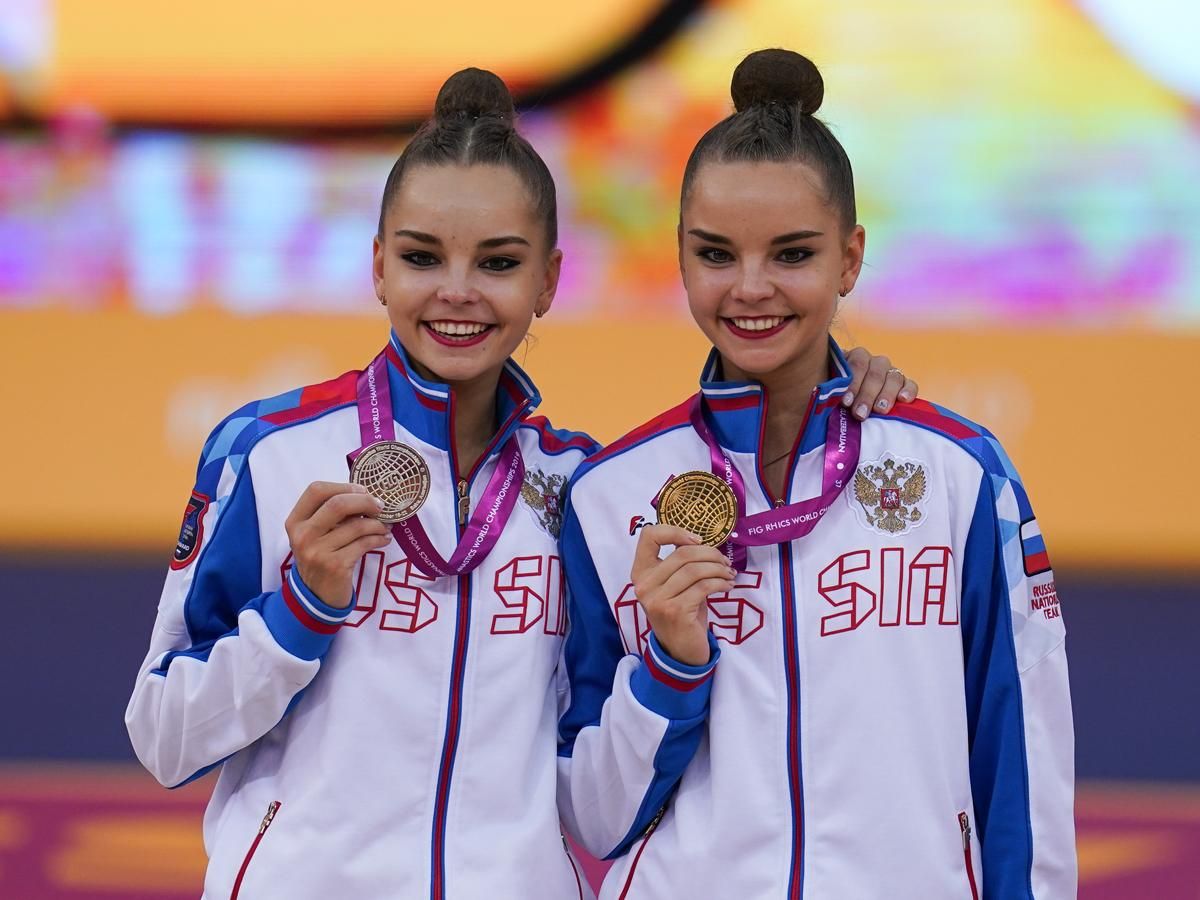 Az orosz Averina ikrek a nemzetközi versenyszezon végén még klubvilágbajnoki címhez segítették csapatukat (Fotó: AFP, archív)