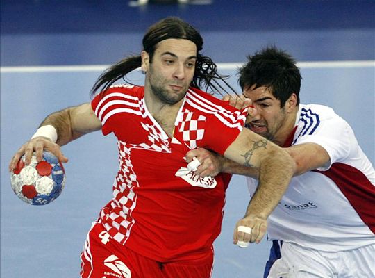 Még nem biztos, hogy Ivano Balic (balra) az Eb-n összecsaphat Nikola Karabaticcsal (Fotó: Action Images)