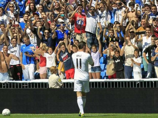 Bale már a bemutatása alatt összehozott annyit, hogy vegyen egy házat Madridban (Fotó: realmadrid.com)