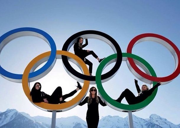 Rebecca Torr és az új-zélandi hódeszkás lányok lazán veszik az olimpiát (Fotó: instagram.comcom/possumtorr)