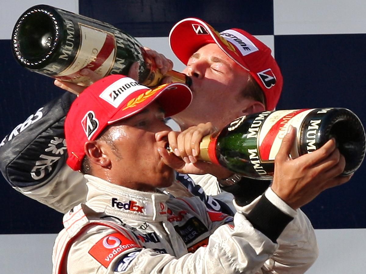 Hamilton és Rosberg első közös dobogója, később mindketten bajnokok lettek (Fotó: AFP)