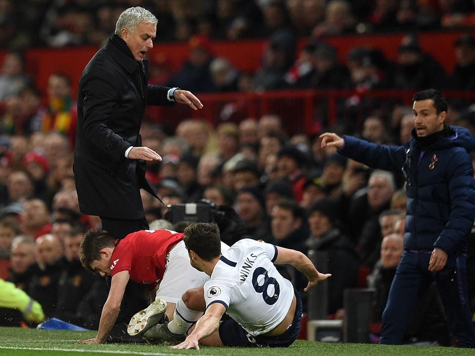 Mourinho vereséggel tért vissza, ráadásul még fel is borították a meccsen (Fotó: AFP)