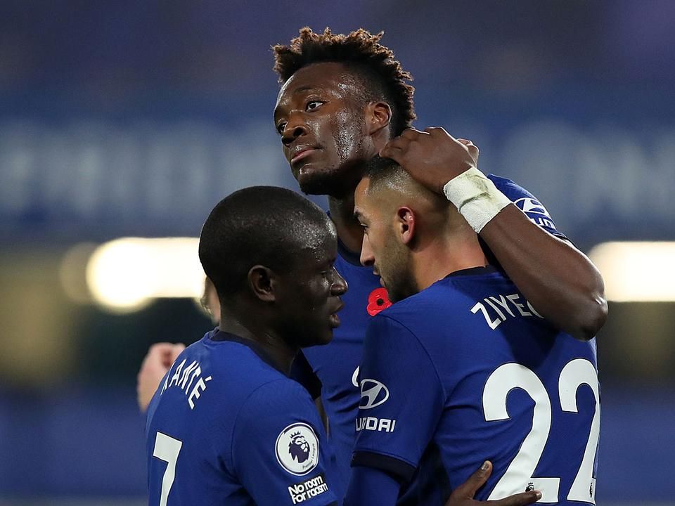 Zijes (jobbra) ismét varázsolt, a Chelsea a végére kiütötte ellenfelét (Fotó: AFP)