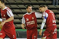 Könnyen lehet, hogy Czvitkovics (középen) többet 
nem lép pályára a Kortrijk szerelésében (Fotó: archív)