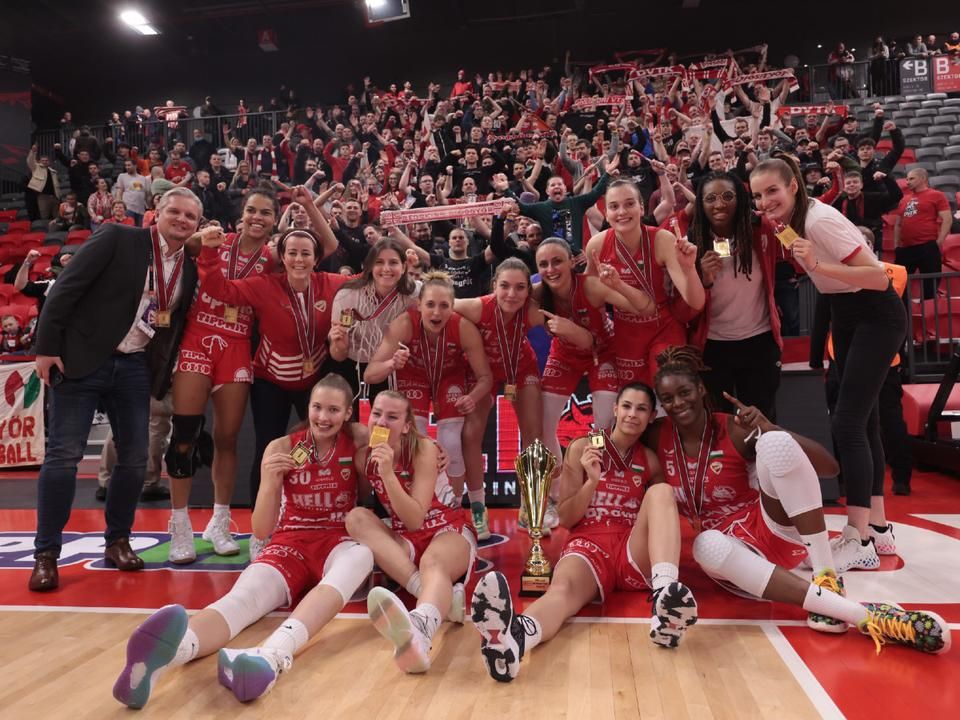 A DVTK elképesztő végjátékban nyerte meg a női kosárlabda Magyar Kupa döntőjét (Fotó: Tumbász Hédi)
A GALÉRIA MEGTEKINTÉSÉHEZ KATTINTSON A KÉPRE!